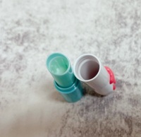 Vente en gros Récipient vide en plastique pour rouge à lèvres en forme de griffe de chat Mini tubes de baume à lèvres mignons