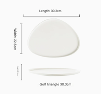 Assiette à dîner triangulaire irrégulière minimaliste en céramique blanche, plat de service moderne pour steak, restaurant, mariage et repas à domicile