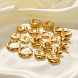 Pendientes de Aro Grandes de Acero Inoxidable con Diseño Sencillo al por Mayor, Pendientes Redondos con Cierre de Hueso para Mujer - Product Image 1