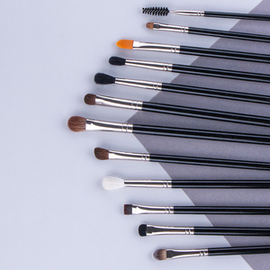 Poignée noire brillante 12 pièces virole en cuivre de haute qualité poils d'animaux naturels visage brosse à cils peigne à sourcils ensemble de pinceaux de maquillage des yeux - Product Image 3