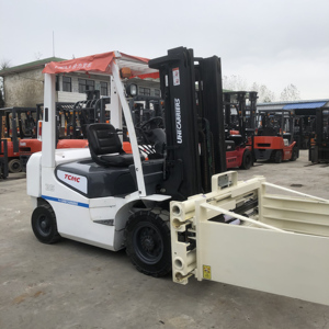 TCM 25 2,5 Tons Carretilla elevadora diésel usada 4WD Tres metros Dos etapas con abrazadera Buen Estado 1 año de garantía - Product Image 5