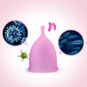 Ensemble de <span class=keywords><strong>coupe</strong></span> <span class=keywords><strong>menstruelle</strong></span> en silicone médical pliable sans BPA et <span class=keywords><strong>applicateur</strong></span> <span class=keywords><strong>pour</strong></span> la vente en gros, respectueux de l'environnement - Product Image 4