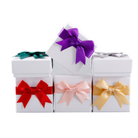 Boîte à bijoux en papier avec nœud papillon, emballage cadeau blanc en carton pour collier en forme de cercle