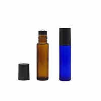 Vente en gros de bouteilles à rouleaux en verre transparent de 8ml 10 ml avec inserts en rouleau de verre et bouchons noirs blancs