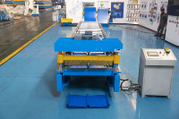 Vente directe d'usine FORWARD rouleau de tôle de toit en acier et métal de haute précision formant la machine avec engrenage et roulement