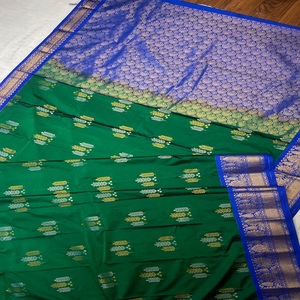 Choli elegante saris Garhwal hecho a medida para cada ocasión: descubre la belleza atemporal. Ideal para bodas y fiestas - Product Image 1