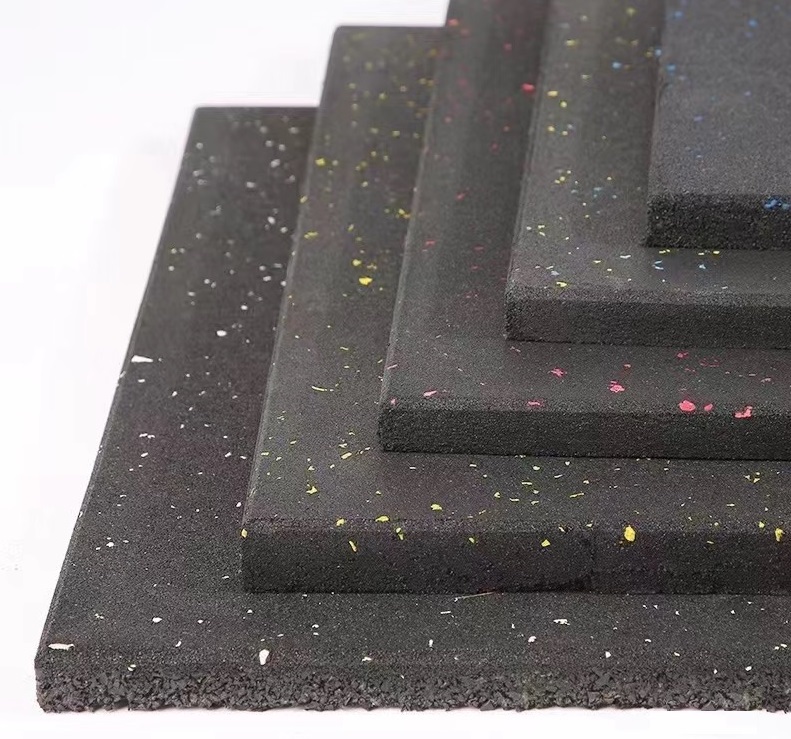 Indoor Seamless Gym Rolling Rubber Floor