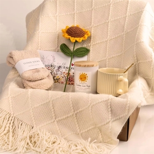 Regalos Únicos para Transmitir Alegría, Manta Acogedora de Algodón Ecológico con Aroma a Girasol, Vela Aromática, <span class=keywords><strong>Paquete</strong></span> de Cuidado para Recuperación, Regalo de Pensamiento - Product Image 4