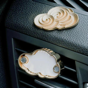 Diffuseur d'air pour <span class=keywords><strong>voiture</strong></span> en métal, éliminateur d'odeurs, parfum longue durée, accessoires auto, huiles essentielles, motif nuages porte-bonheur - Product Image 3