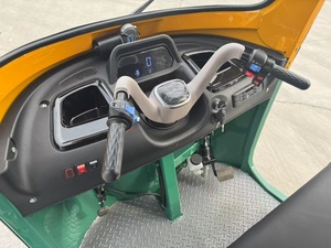 Becak Roda Tiga Bajaj TVS King untuk Penumpang, Kendaraan Roda Tiga China dengan Kabin Penumpang - Product Image 4