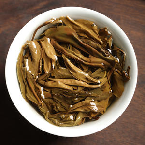 Yun Nan provincia China <span class=keywords><strong>Pu</strong></span> <span class=keywords><strong>Erh</strong></span> maduro viejo Banzhang Lao BanZhang árbol antiguo pastel de té 357g - Product Image 4