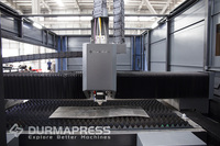BS-3015E Austauschbarer Tisch-Faserlaser-Schneidemaschine für Rohre und Bleche mit automatischem Ladesystem für professionelle Anwendungen