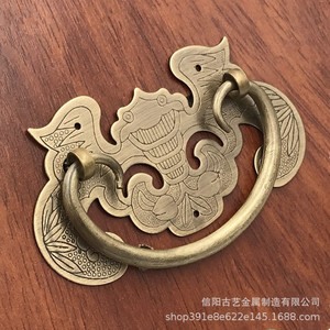 Tirador de latón antiguo con doble anillo para cajones de muebles y gabinetes, estilo arte y arte antiguo. - Product Image 1