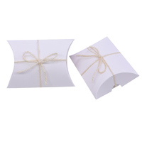 Mini valise personnalisée boîte de rangement en papier bonbon cadeau de voyage boîte en papier pliable boîte d'oreiller en papier d'emballage