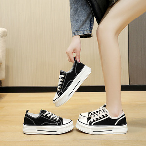 2026 Mocassins en toile classiques polyvalents à lacets pour femme, respirants, à semelle épaisse et rehaussée, intemporels, pour étudiants, Printemps Été Automne - Product Image 1