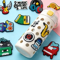 Clips de chaussures en PVC souple sur le thème de la musique, accessoires de lacets DIY, breloques décoratives pour chaussures en forme d'instruments de musique (guitare)
