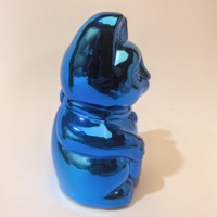 Benutzer definierte chinesische Harz Solar Maneki glückliche Katze Figur Statue Keramik Wellen Ornament Fee Musik Pyramide Beschichtung Neko Ornament