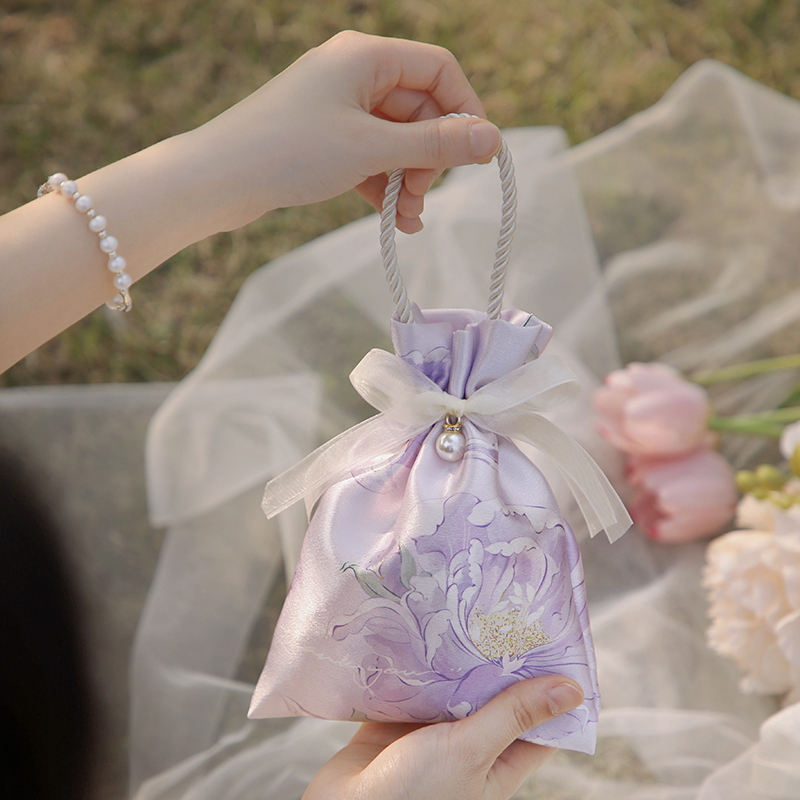 Violet + perle