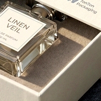 Boîte à parfum rigide blanche haut de gamme personnalisée avec doublure en éponge pour l'emballage de cadeaux de parfum