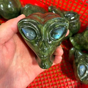 Tengkorak Alien Kristal Kuarsa Mawar Alami 8cm, Ukiran Tangan, untuk Dekorasi Rumah - Product Image 5