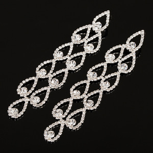 Boucles d'oreilles en forme de goutte d'eau serties de diamants, boucles d'oreilles de mariée E370 - Product Image 5
