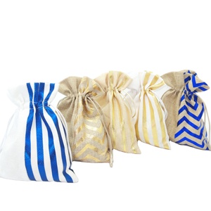 Sacs en lin personnalisés avec cordon de serrage pour Noël, avec impression, sac à bonbons pour fête - Product Image 1