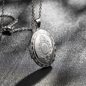 High Quality Retro Stainless Steel <strong>Locket</strong> Necklace <strong>Oval</strong> <strong>Shaped</strong> <strong>Locket</strong> Pendant 18k Gold-Plated Photo Necklace - Product Image 5