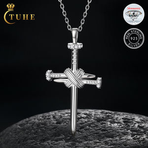 Collar con colgante de Cruz de uñas, probador de diamante de paso de Plata de Ley 925, chapado en oro, Hip Hop, Color D, VVS, moissanita - Product Image 1