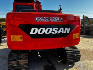 Excavatrice Doosan DX140 d'occasion de bonne qualité, modèle 2023, 14 tonnes, faible nombre d'heures, moteur et boîte de vitesses bien entretenus, testés et inspectés, parfait pour - Product Image 5