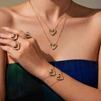 Ensemble de bijoux en acier inoxydable plaqué or 18 carats avec cœur en zircon cubique pour femme : collier, bracelet, bague, boucles d'oreilles – Idéal pour mariage, fiançailles, fête