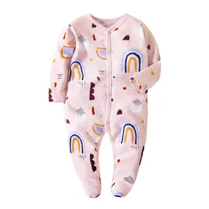 Pagliaccetto a maniche lunghe a colori con stampa di vestiti per neonata e neonata