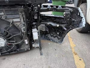 Assemblaggio Frontale Smontato con Radiatore, Ventola del Condensatore e Staffe per <span class=keywords><strong>BMW</strong></span> <span class=keywords><strong>X7</strong></span> 2019-2023 - Product Image 5