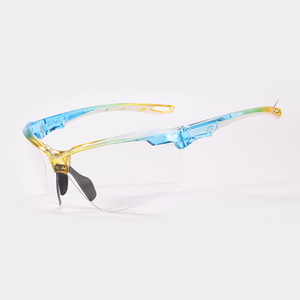 Gafas de Sol Deportivas Kapvoe con Montura Completa, Polarizadas, Fotocromáticas, Ligeras, Multifuncionales para Uso en Exteriores - Product Image 2
