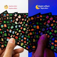 26 nouveaux autocollants lumineux 3D Xiaohongshu pour ongles design transfrontalier de citrouille fantôme d'Halloween lot en plastique mélangé