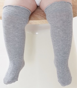 <span class=keywords><strong>Calcetines</strong></span> de bebé de primavera y otoño con estampado de logotipo personalizado <span class=keywords><strong>para</strong></span> niñas, <span class=keywords><strong>calcetines</strong></span> <span class=keywords><strong>altos</strong></span> <span class=keywords><strong>para</strong></span> niños, <span class=keywords><strong>calcetines</strong></span> hasta la rodilla de encaje de doble aguja <span class=keywords><strong>para</strong></span> recién nacidos - Product Image 3