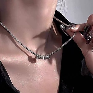 ライトラグジュアリーニッチデザインファッション鎖骨チェーン気質男女兼用フラッシュダイヤモンドリングペンダントネックレス - Product Image 2