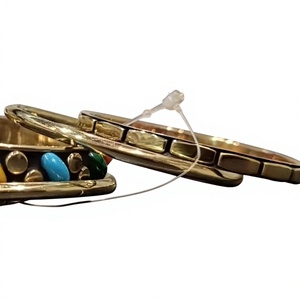 Bracelet en laiton artisanal éco-responsable, style moderne et héritage, éclat royal, alliant artisanat classique et design contemporain, luxe - Product Image 1