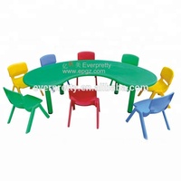 Vente directe d'usine d'une table d'étude moderne en forme de U et d'un ensemble de chaises en plastique pour enfants meubles en bois mignons pour l'école maternelle