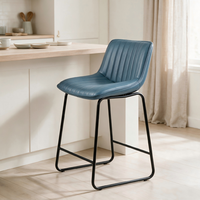 Tabouret de comptoir moderne à base de traîneau, assise en cuir PU avec coutures verticales, structure métallique stable pour îlot de cuisine et bar intérieur