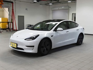 รถยนต์มือสอง <span class=keywords><strong>Tesla</strong></span> <span class=keywords><strong>Model</strong></span> <span class=keywords><strong>3</strong></span> RWD AWD ระยะทางวิ่ง 634 กม. 647 กม. 830 กม. ซีดาน พวงมาลัยซ้าย นำเข้าจากจีน รถยนต์ไฟฟ้า เอกสารครบถ้วน ไมล์น้อย ปี 2025 2024 2023 2022 2021 - Product Image 1