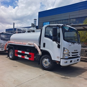 Camion-citerne à vide Isuzu 6000 litres pour l'aspiration des eaux usées et des fosses septiques - Product Image 1