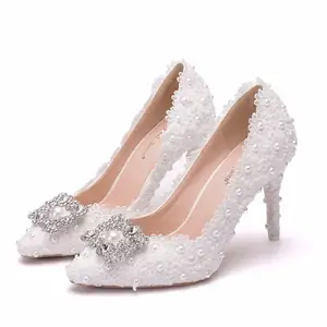 All'ingrosso nuova moda moda estate comode scarpe da sposa da donna con perline sandali da sposa scarpe con tacco da donna