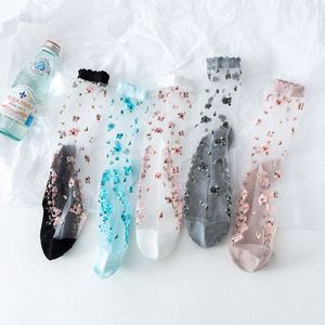 Calcetines de tubo medio para mujer, de verano, con estampado floral, transparentes, de encaje floral, transpirables, finos, estilo coreano y japonés - Product Image 4