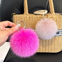 Pendentif de sac en vraie fourrure de renard fait main, porte-clés de voiture en peluche populaire, décoration mignonne, accessoire de sac à dos pour couples