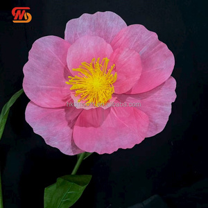 SMOOTH Vente en gros de grandes fleurs géantes roses faites à la main en tissu pour la décoration d'allées de mariage, de scènes et de toiles de fond - Product Image 2