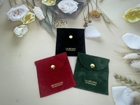 Pochette cadeau en velours style nœud papillon pour bague, pochette à bijoux en feuille d'or avec rabat L380xH280mm, couleur et logo personnalisables