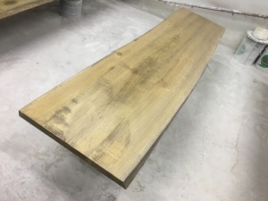 Plateau de table à manger en chêne massif à bord vif, teinté en noyer, style antique - <span class=keywords><strong>Planche</strong></span> de bois massif pour restaurant et maison - Product Image 3