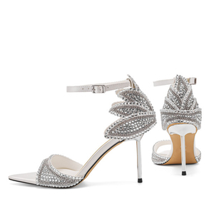 Sandalias de tacón alto plateadas con diamantes y flores para mujer, zapatos de vestir con punta en pico, correa de tobillo y hebilla, estilo stiletto. - Product Image 3