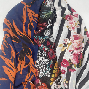 Kain Chiffon Anti-Statik Klasik dengan Cetakan Digital Motif Bunga Botani Ikan Koi Jepang untuk Pakaian Wanita dan Anak Perempuan serta Penggunaan Kerajinan - Product Image 1