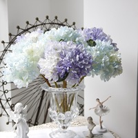 Fleurs d'hortensia en soie style français vintage à bords effilochés, couleur corail peinte à l'huile, décor floral gaufré pour salon